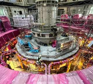 Крупнейший термоядерный реактор мира ITER строят быстрее срока