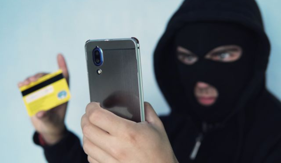Зачем звонят с неизвестных номеров и сбрасывают?